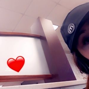 Meet your Posher, Samara